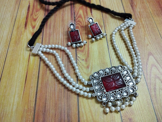 Silver look alike fine quality stone necklace set